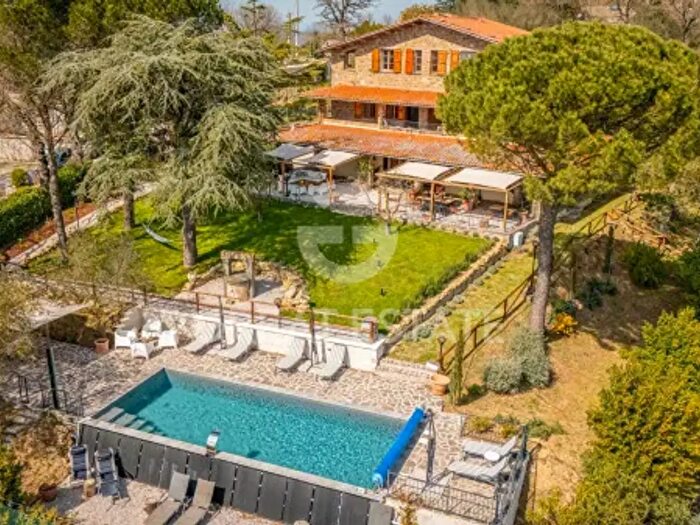 Casa con 6 locali in vendita in Via Crocicchie, Lisciano Niccone