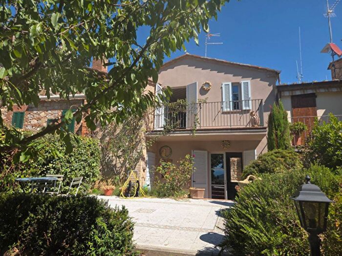 Casa quadrilocale in vendita in Via Fedro Bandini, Montefollonico, Torrita di Siena