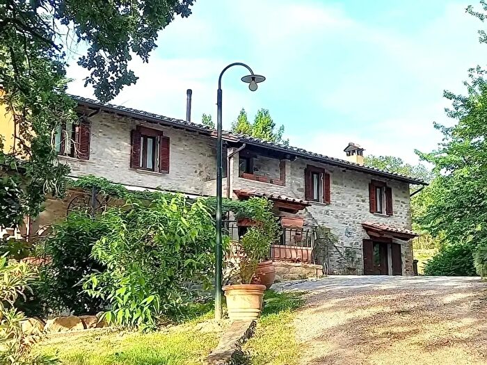 Casa con 12 locali in vendita in Strada Ponte Resina Monte Acutello, Perugia