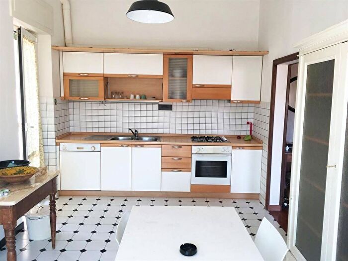 Appartamento quadrilocale in affitto in Via Romana, Arezzo