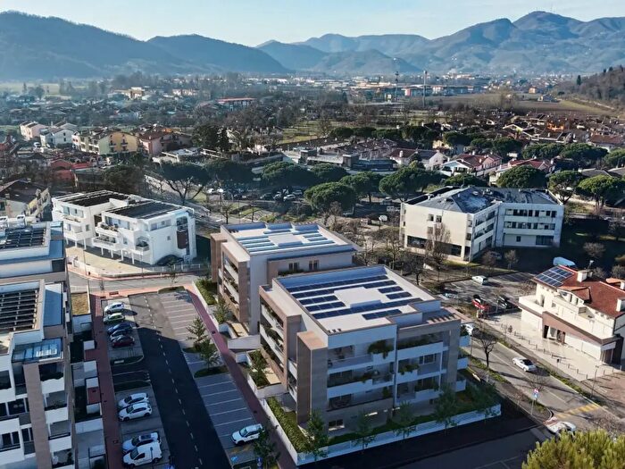 Appartamento quadrilocale in vendita in Via Antonio Magarotto, Abano Terme