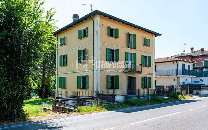 Casa con 10 locali in vendita in Via Martiri di Cervarolo, Reggio Emilia