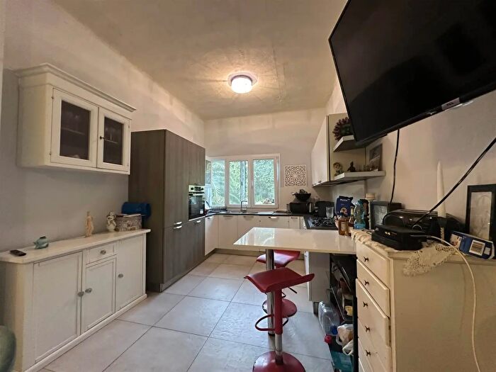 Casa con 8 locali in vendita in Livorno