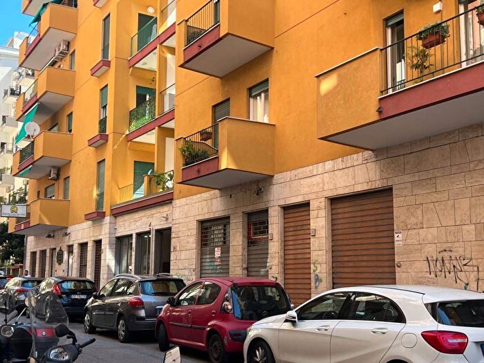 Appartamento trilocale in affitto in Via Leopoldo Cassese, Centro, Salerno