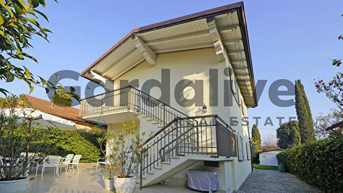 Casa con 5 locali in vendita in Via Cantarane, Sirmione