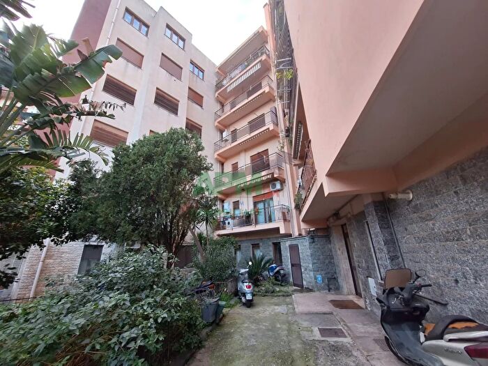 Appartamento con 5 locali in vendita in Via Cardinale Gennaro Portanova b, Reggio Calabria