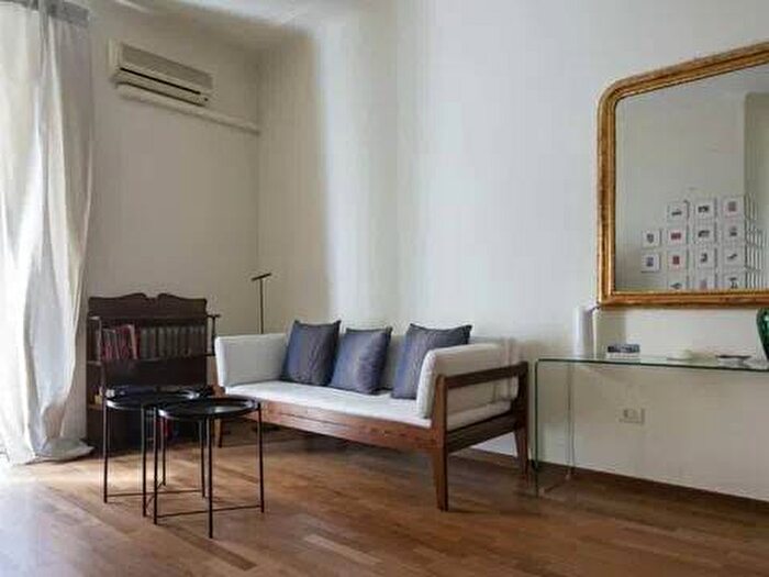 Appartamento trilocale in affitto in Via Giovanni Battista Morgagni, Morgagni, Milano