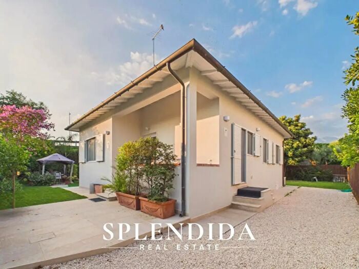 Casa con 5 locali in vendita in Forte Dei Marmi