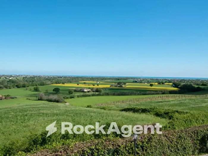 Casa con 5 locali in vendita in Strada delle Caminate, Fano