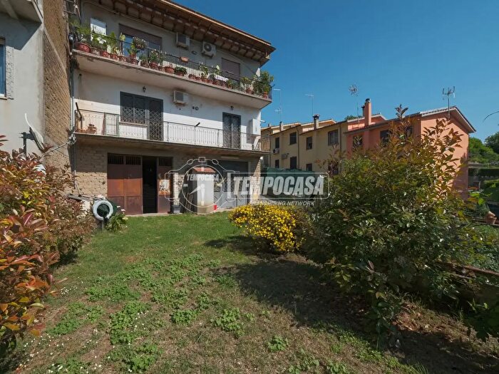 Appartamento quadrilocale in vendita in Via Don Sturzo, Campagnano Di Roma