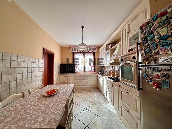 Case in Vendita e in Affitto - 3