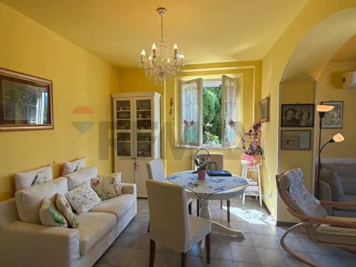 Appartamento con 7 locali in vendita in Barga