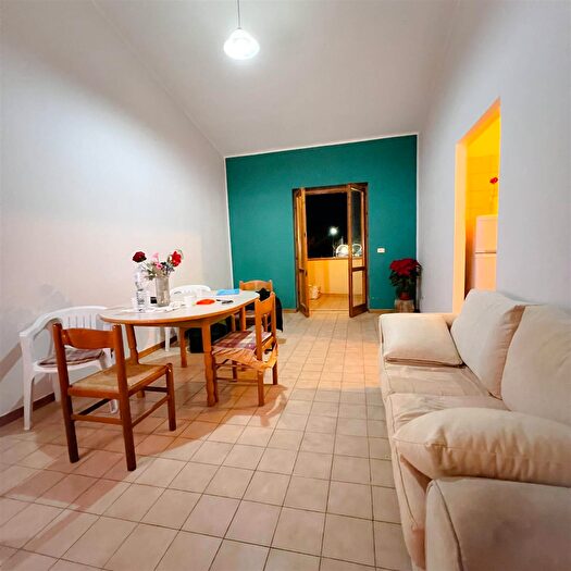 Appartamento con 5 locali in vendita in Roccalumera