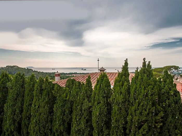 Casa con 5 locali in vendita in Livorno