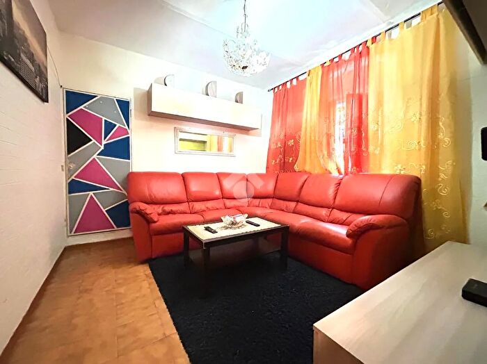 Casa quadrilocale in vendita in Via Modenese, Pistoia