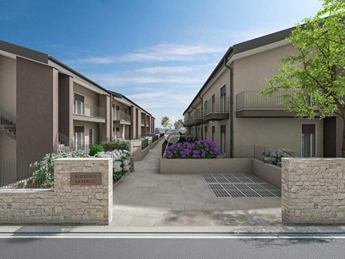 Appartamento trilocale in vendita in Vicolo Giovanni Falcone, Lavagno