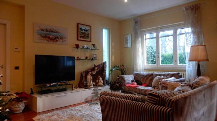 Casa con 6 locali in vendita in Via Monte Catria, Jesi