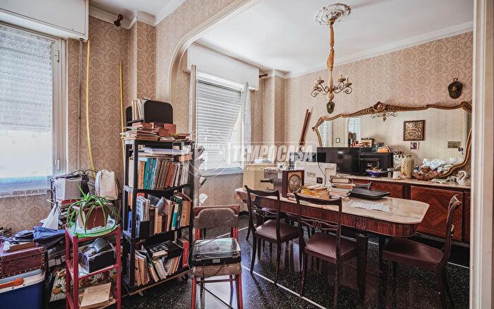 Appartamento trilocale in vendita in Ponte Carrega, Genova