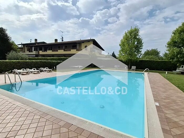 Appartamento trilocale in vendita in Via Trevisago, Manerba Del Garda