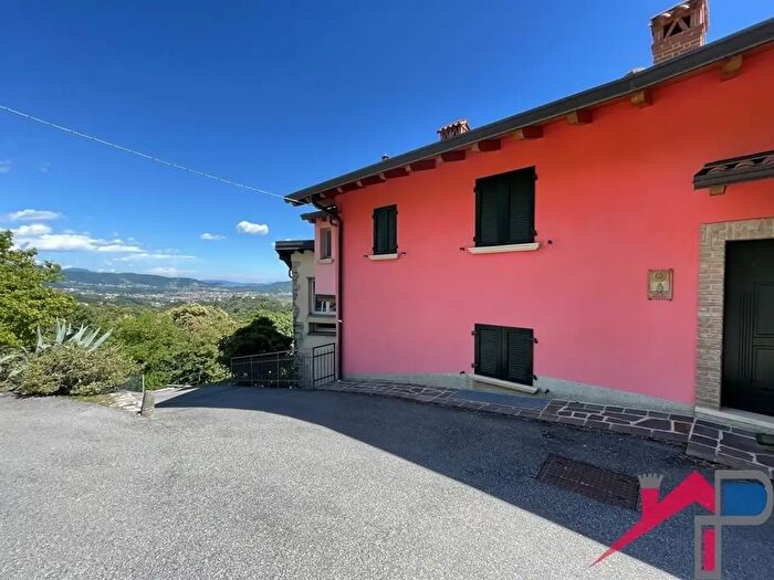Appartamento quadrilocale in vendita in Almenno San Bartolomeo