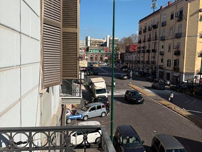 Appartamento trilocale in affitto in Via Bernardo Tanucci, San Carlo AllArena, Napoli