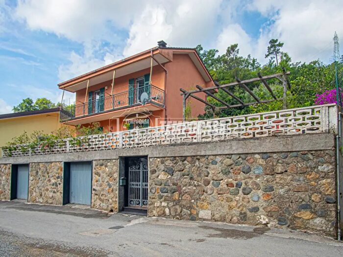 Casa con 6 locali in vendita in Via Villa Ponzerone, Sestri Levante