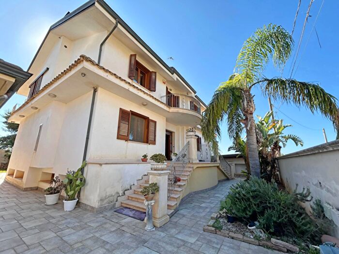 Casa con 9 locali in vendita in Mazara Del Vallo