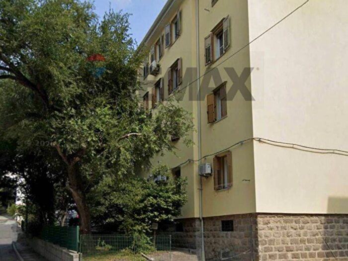 Appartamento trilocale in affitto in VIA UMAGO, Baiamonti Valmaura, Trieste