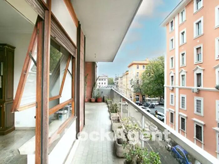 Appartamento trilocale in vendita in Via Panfilo Castaldi, Roma