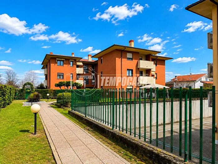 Appartamento bilocale in vendita in Via MTe Sacro, Cesano Maderno