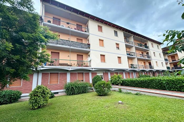 Appartamento quadrilocale in vendita in Via Antonio Canova, Prato