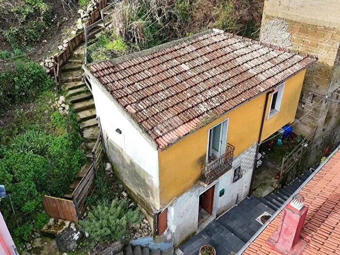 Casa bilocale in vendita in Via S Sommano, San Martino Valle Caudina