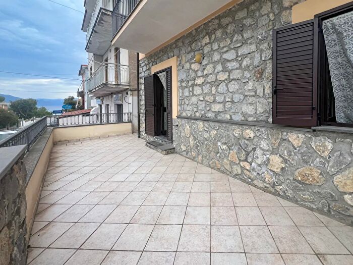 Appartamento trilocale in vendita in Via Salita La Piana, San Giovanni A Piro