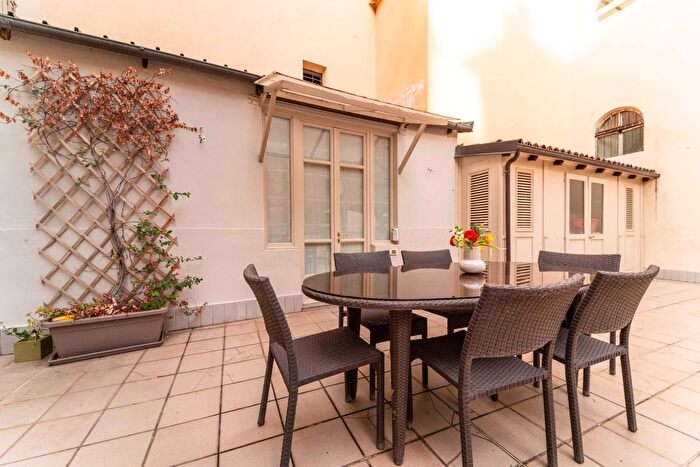 Appartamento con 7 locali in vendita in Via San Francesco dAssisi, Torino