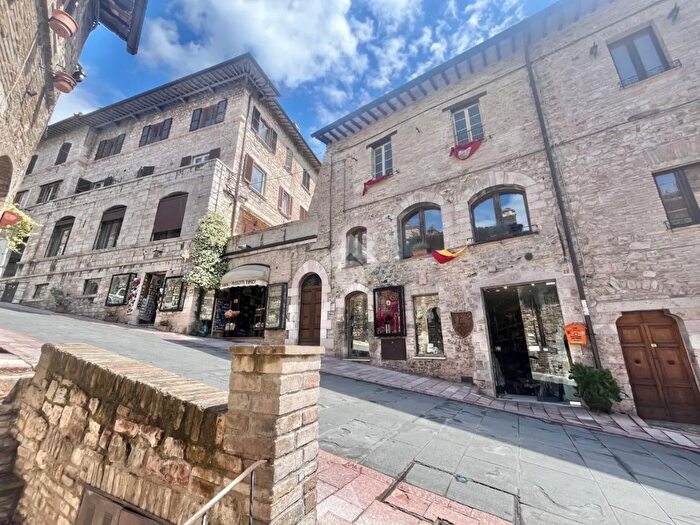 Casa quadrilocale in vendita in Piaggia SPietro, Assisi