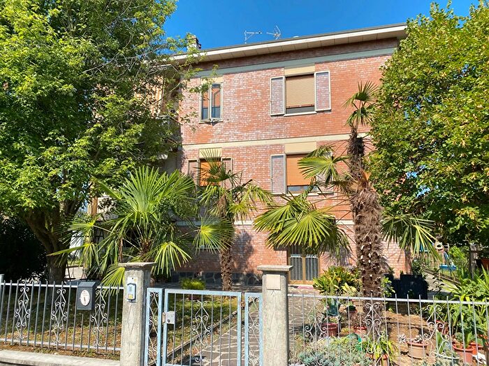 Appartamento quadrilocale in vendita in Via della Pace, Mirandola