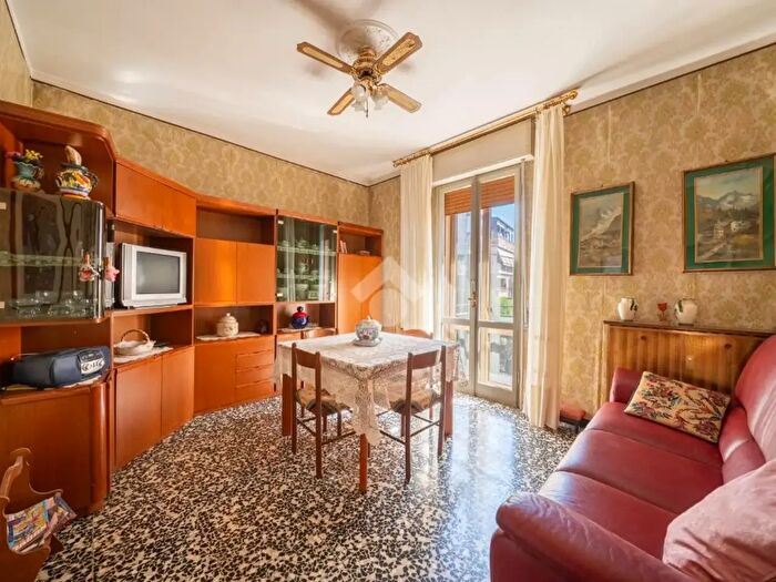 Appartamento trilocale in vendita in Via T Frignani, Modena