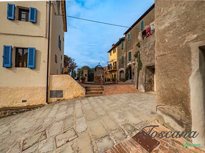 Appartamento bilocale in vendita in Piazza della Pretura, Gavorrano