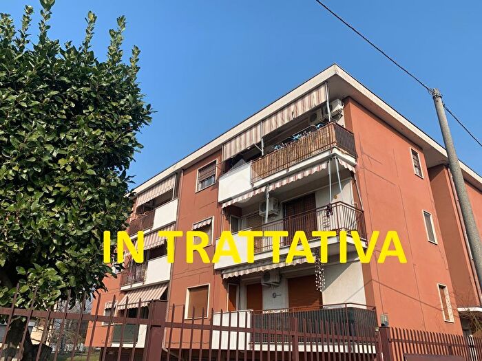 Appartamento bilocale in vendita in Via Giovanni XXIII, Lonate Pozzolo