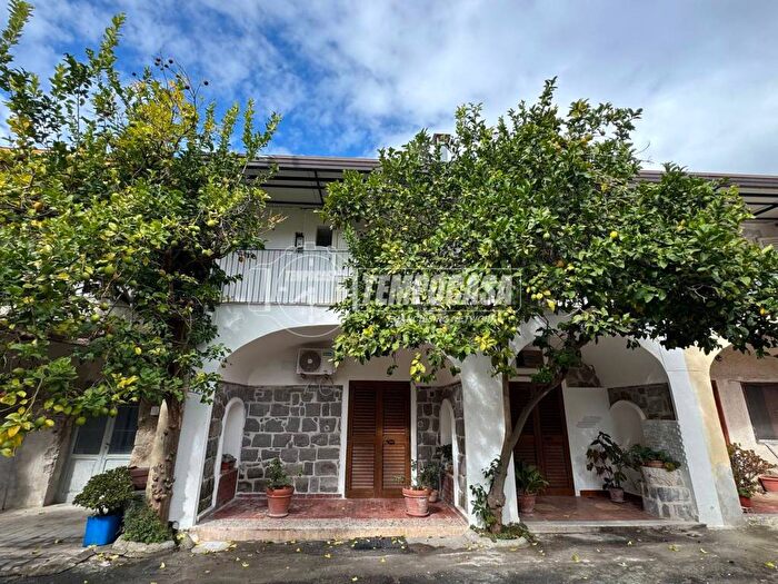 Appartamento bilocale in affitto in Via Moccia, Casertavecchia Casola, Caserta