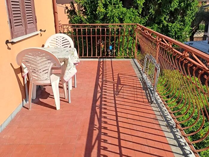 Appartamento con 7 locali in affitto in Massa