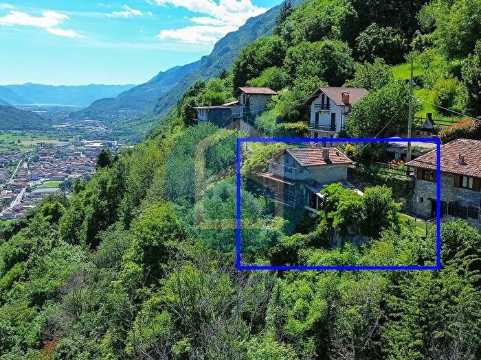 Casa bilocale in vendita in Via San Curone, Piancogno