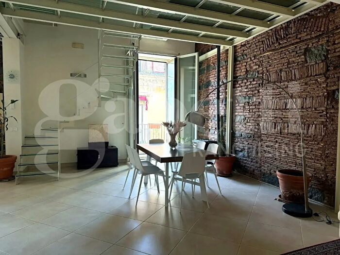 Appartamento con 10 locali in vendita in Via Barone della Bicocca, Catania