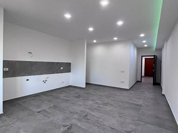 Appartamento trilocale in affitto in Via Viterbo, Pinetamare, Castel Volturno
