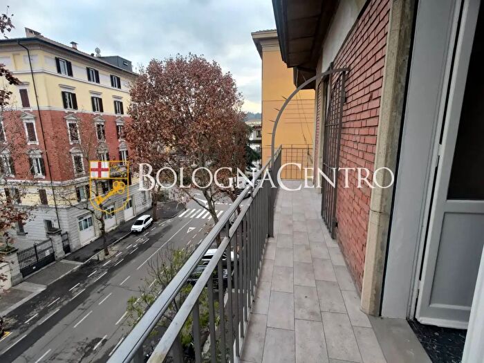 Appartamento con 6 locali in affitto in Via Laura Bassi Veratti, Bologna