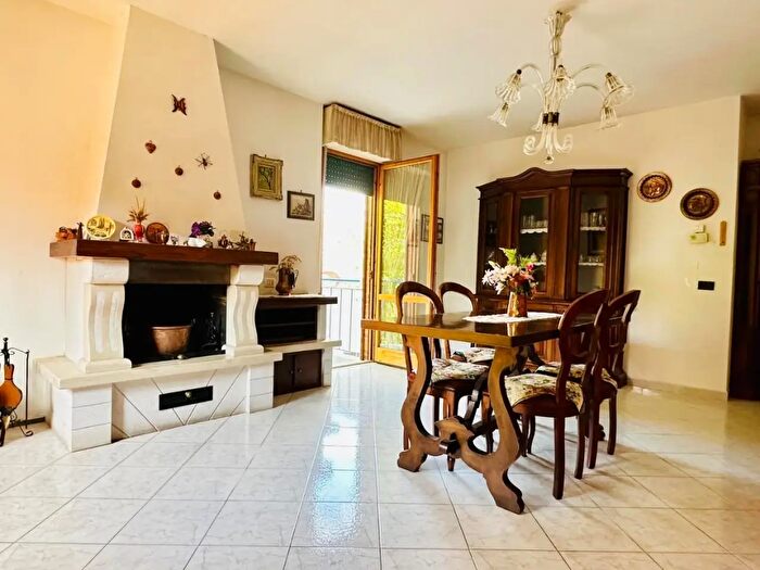Appartamento con 5 locali in vendita in Siena