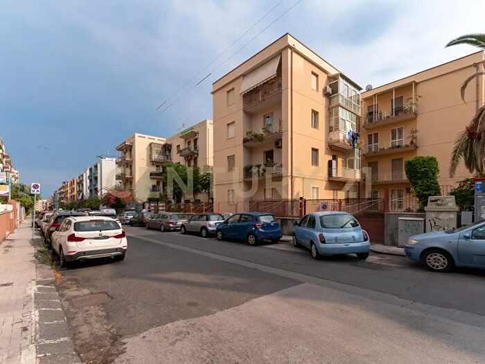 Appartamento con 5 locali in vendita in Via Quieta, Catania
