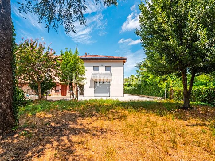 Casa quadrilocale in vendita in Via Canale, Casalgrande