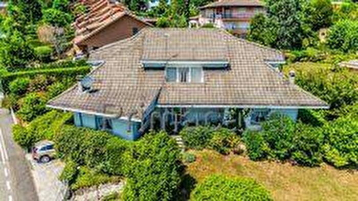 Casa con 7 locali in vendita in Via Papa Giovanni XXIII, Besana In Brianza