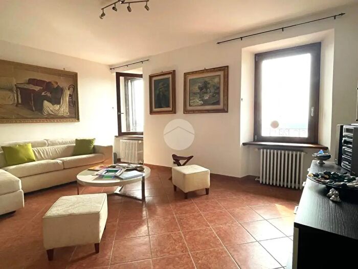 Appartamento bilocale in affitto in Via Castello, Padenghe Sul Garda